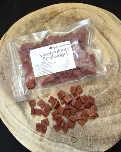 Vleestrainers struisvogel van 100% struisvogelfilet in handzame stukjes, ideaal voor training en geschikt voor honden met allergieën."